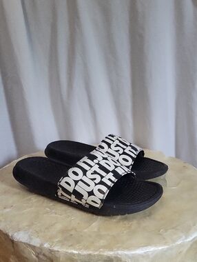 Nike Benassi JDI Print slide sandals size 9